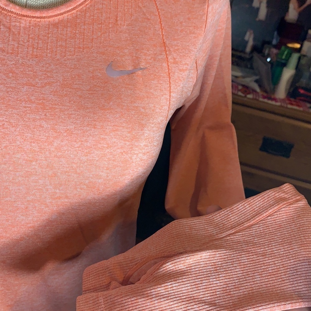 Nike - Picture 6 of 9